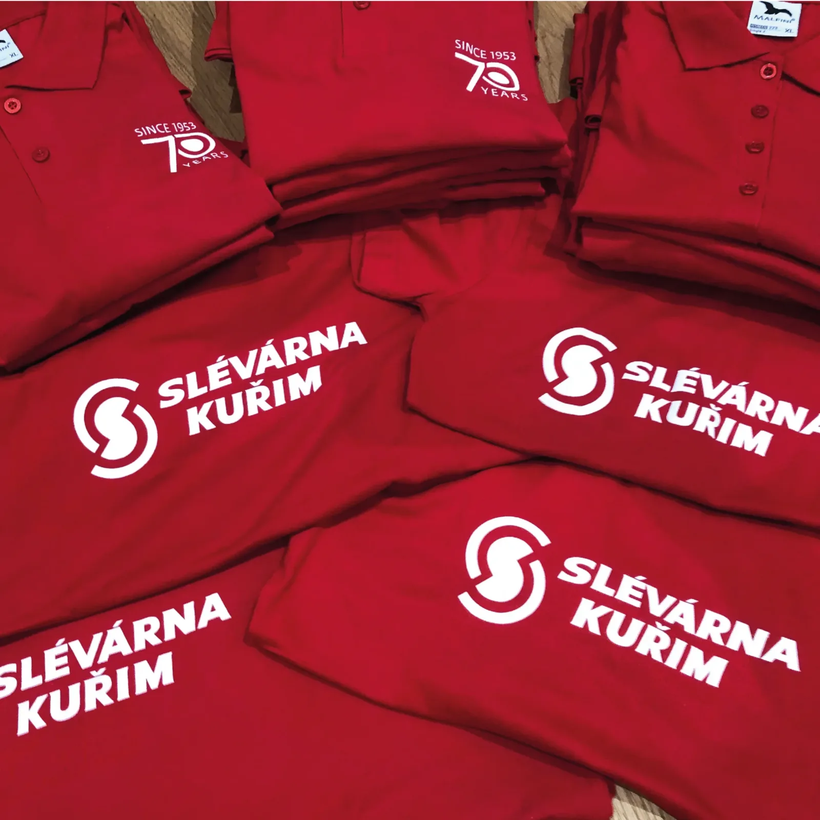 Červená trička pro firmu Slévárna Kuřim